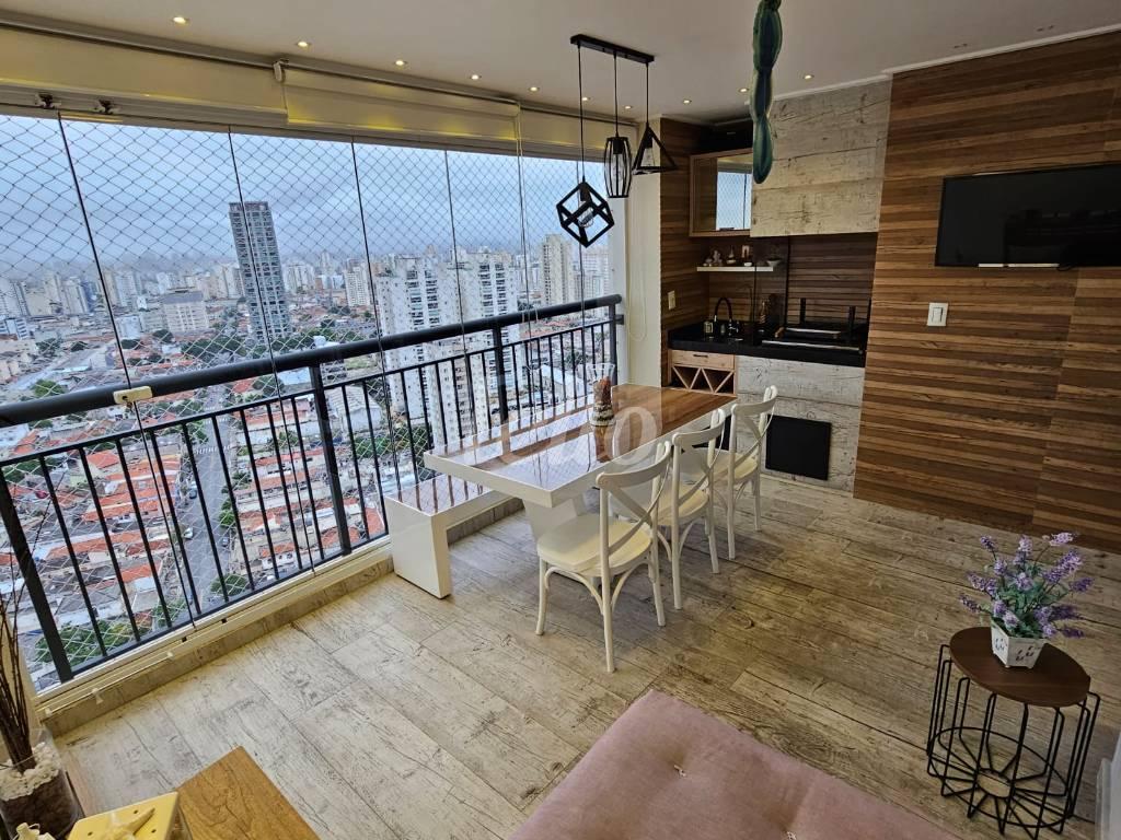 VARANDA GOURMET de Apartamento à venda, Padrão com 69 m², 2 quartos e 2 vagas em Vila Bertioga - São Paulo