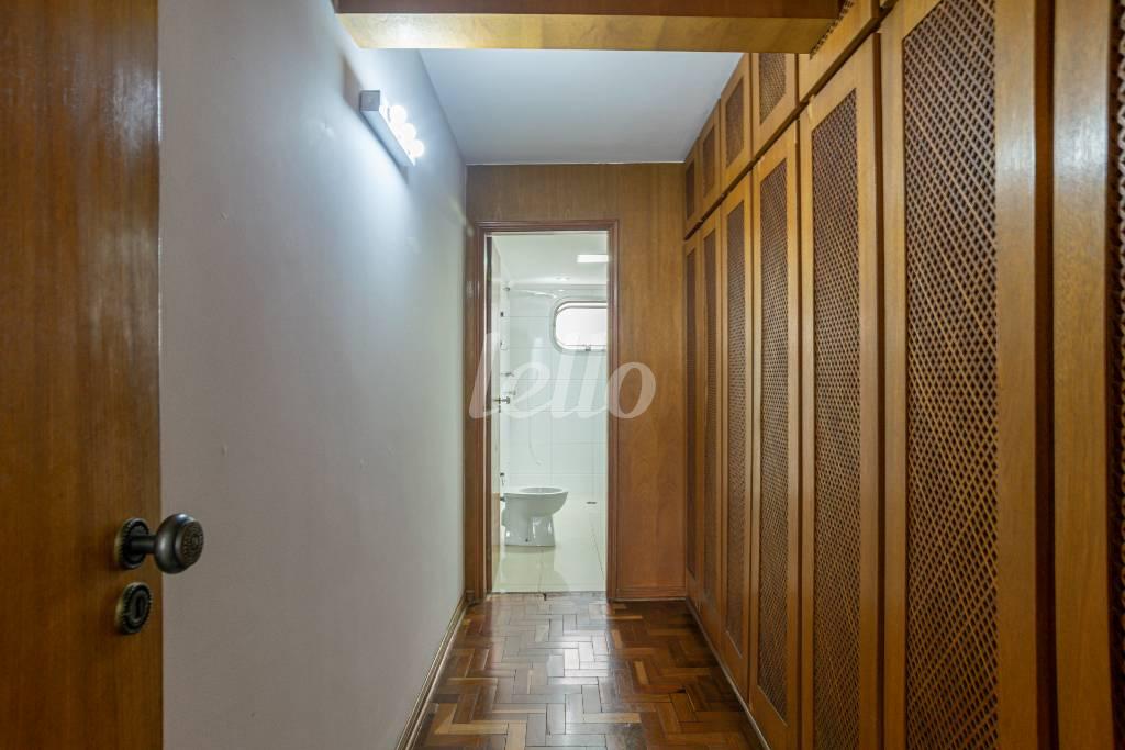 CLOSET de Apartamento à venda, Padrão com 128 m², 3 quartos e 2 vagas em Pinheiros - São Paulo