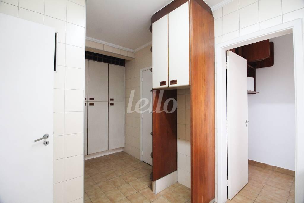 ÁREA DE SERVIÇO de Apartamento à venda, Padrão com 153 m², 3 quartos e 3 vagas em Vila Clementino - São Paulo