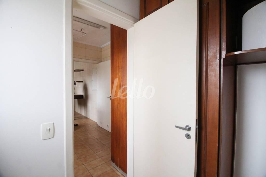 QUARTO DE SERVIÇO de Apartamento à venda, Padrão com 153 m², 3 quartos e 3 vagas em Vila Clementino - São Paulo