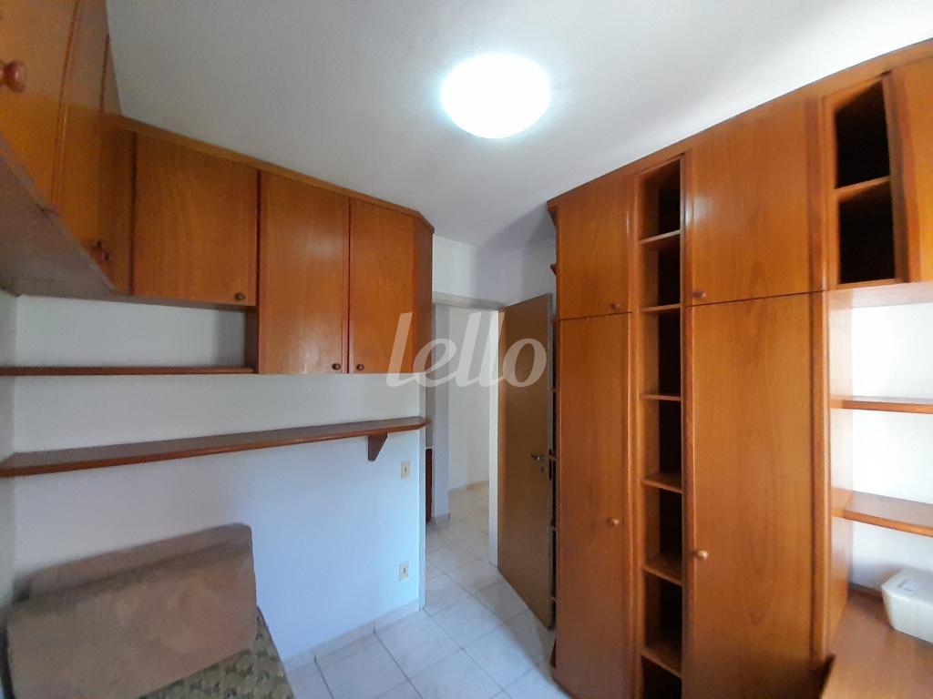 DORMITÓRIO DIREITO de Apartamento para alugar, Loft com 60 m², 2 quartos e 1 vaga em Bela Vista - São Paulo