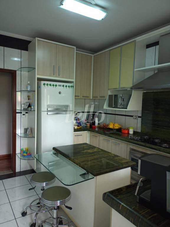 COZINHA de Apartamento à venda, Padrão com 188 m², 3 quartos e 2 vagas em Vila Bastos - Santo André
