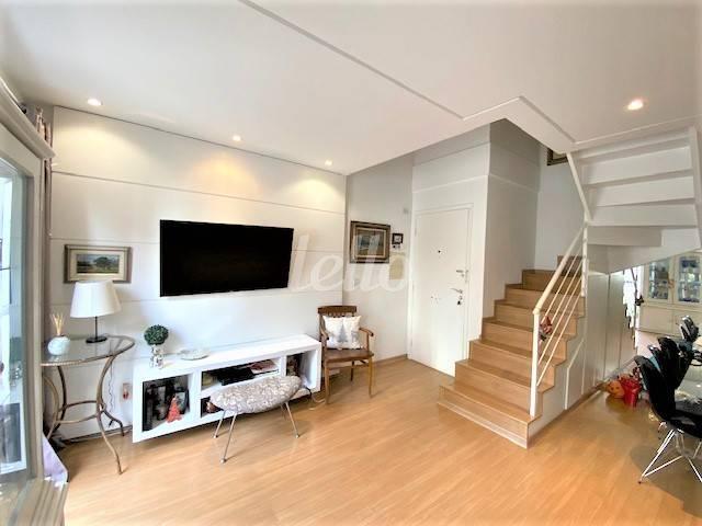 LIVING de Apartamento à venda, Loft com 76 m², 2 quartos e 2 vagas em Itaim Bibi - São Paulo