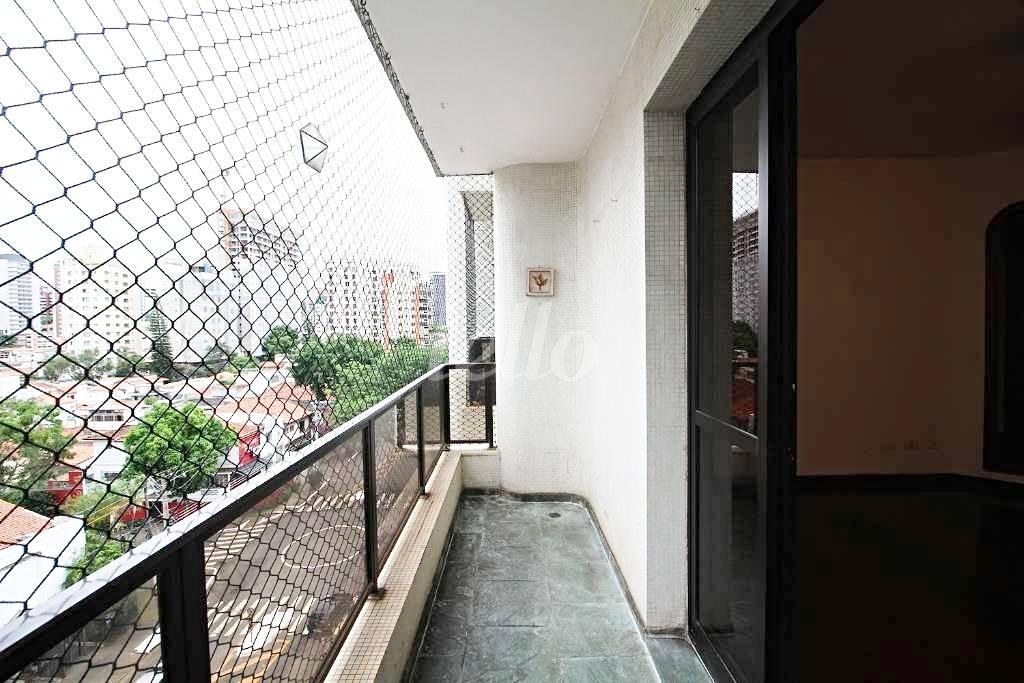 VARANDA de Apartamento à venda, Padrão com 153 m², 3 quartos e 3 vagas em Vila Clementino - São Paulo
