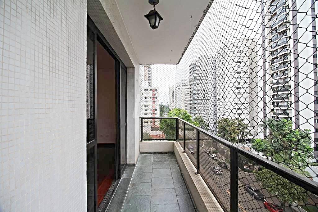 VARANDA de Apartamento à venda, Padrão com 153 m², 3 quartos e 3 vagas em Vila Clementino - São Paulo