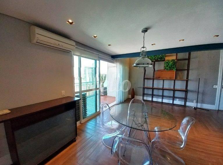 SALA de Apartamento para alugar, Padrão com 113 m², 1 quarto e 2 vagas em Vila Nova Conceição - São Paulo