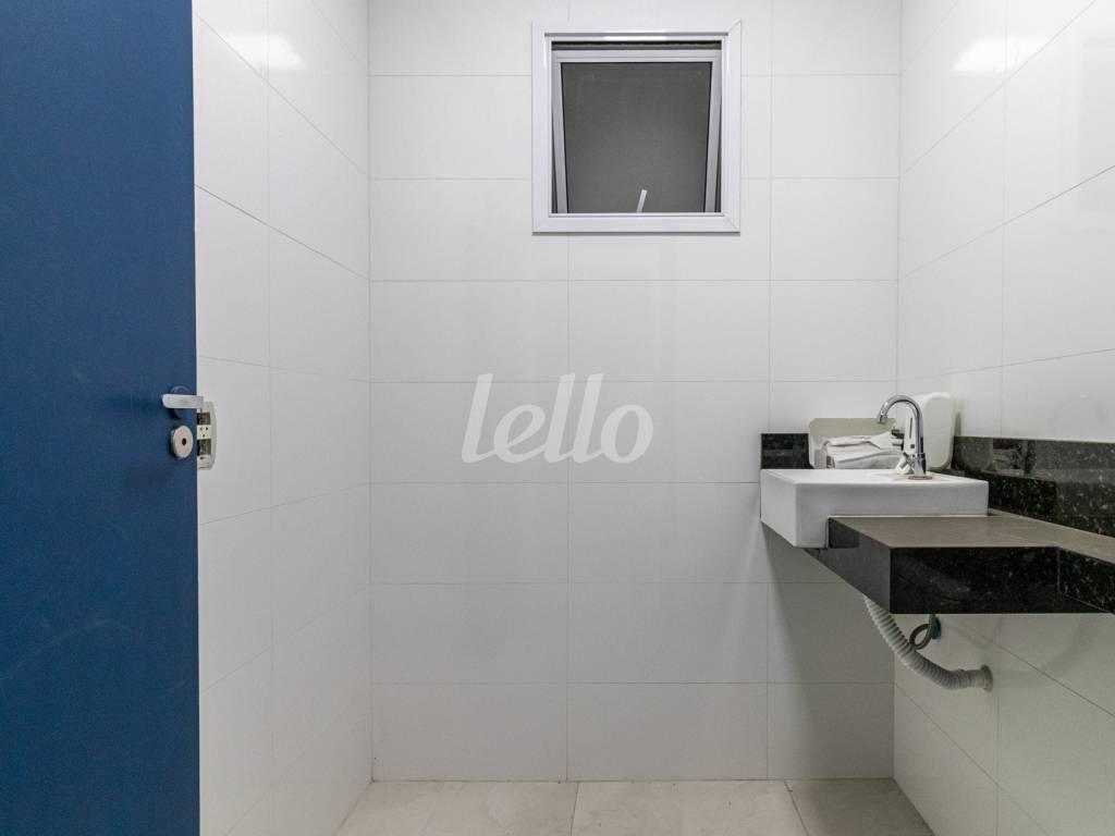 BANHEIRO de Loja para alugar, Padrão com 160 m², e 1 vaga em Itaim Bibi - São Paulo