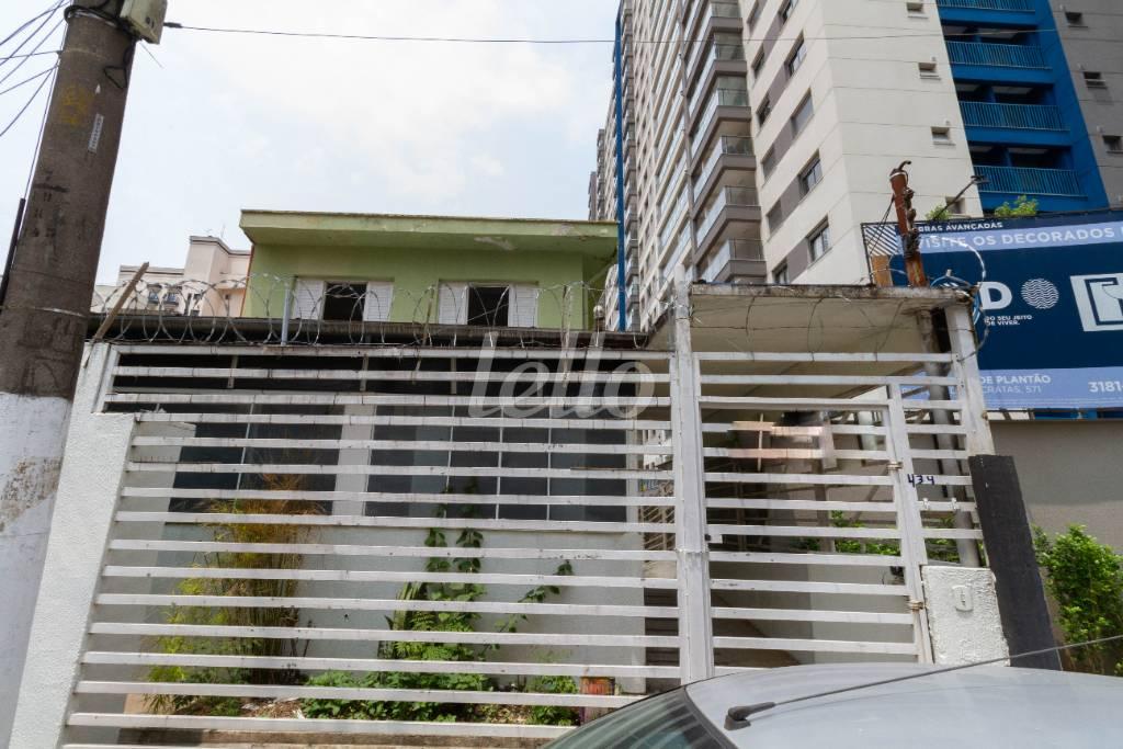 FACHADA de Casa à venda, sobrado com 320 m², 3 quartos e em Vila Monte Alegre - São Paulo