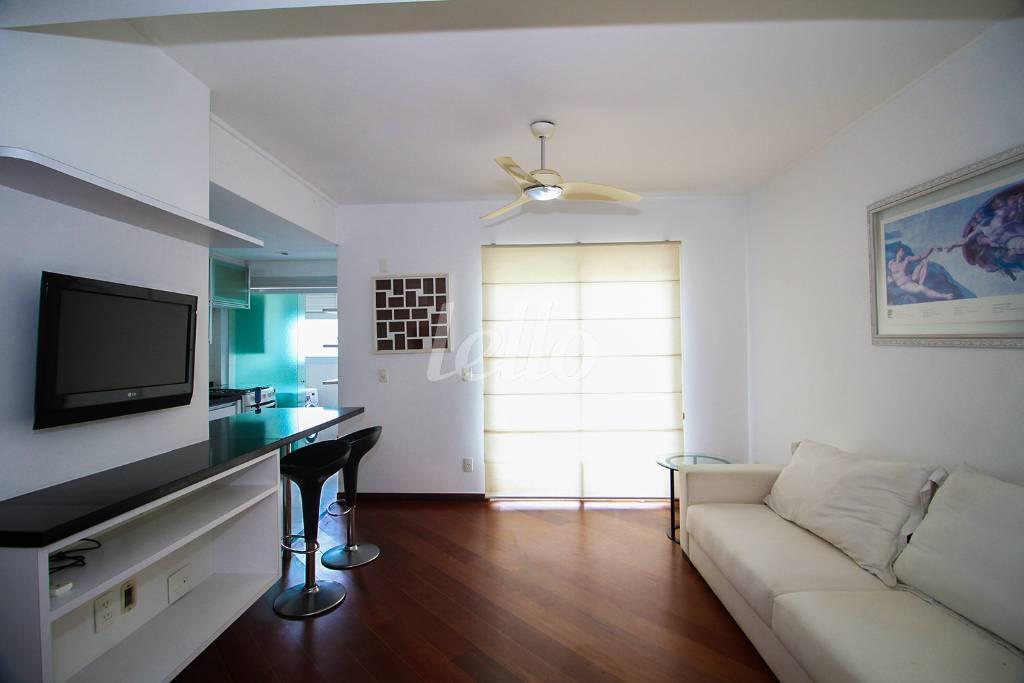 SALA de Apartamento para alugar, Duplex com 72 m², 1 quarto e 2 vagas em Moema - São Paulo