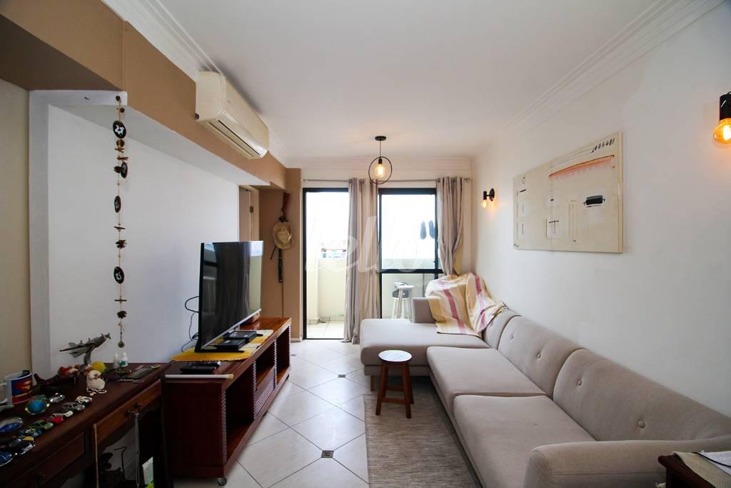 SALA de Apartamento para alugar, Padrão com 65 m², 2 quartos e 2 vagas em Vila Gumercindo - São Paulo