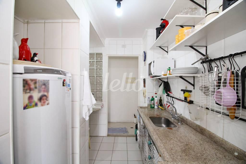 COZINHA de Apartamento para alugar, Padrão com 65 m², 2 quartos e 2 vagas em Vila Gumercindo - São Paulo
