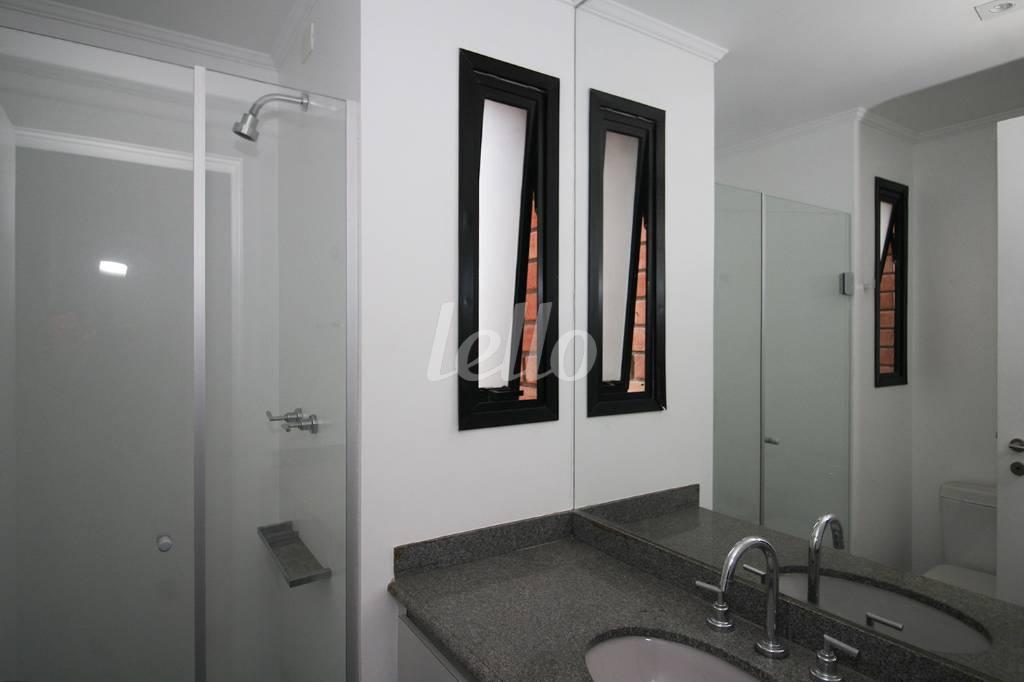 BANHEIRO SOCIAL de Apartamento para alugar, Padrão com 195 m², 4 quartos e 3 vagas em Vila Nova Conceição - São Paulo