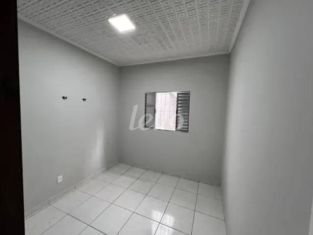 DORMITÓRIO de Casa à venda, térrea com 150 m², 3 quartos e 3 vagas em Campestre - Santo André