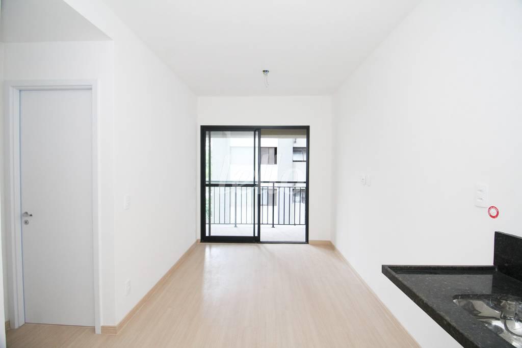 SALA de Apartamento à venda, Padrão com 32 m², 1 quarto e em Vila Pompeia - São Paulo