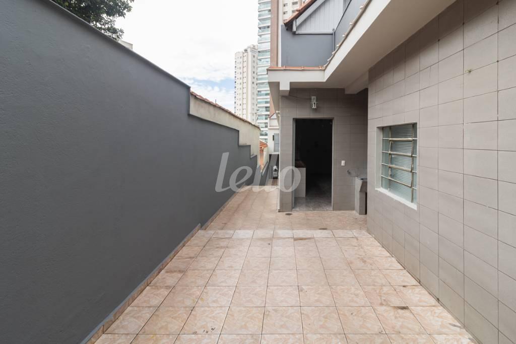 34 AREA EXTERNA de Casa à venda, sobrado com 400 m², 4 quartos e 4 vagas em Tatuapé - São Paulo