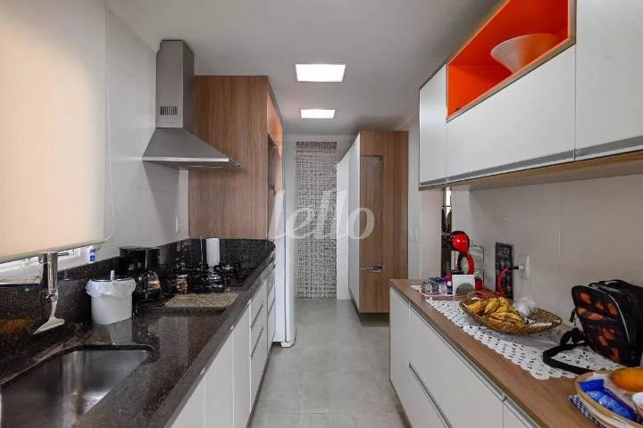 COZINHA de Apartamento à venda, Padrão com 127 m², 3 quartos e 2 vagas em Vila Firmiano Pinto - São Paulo