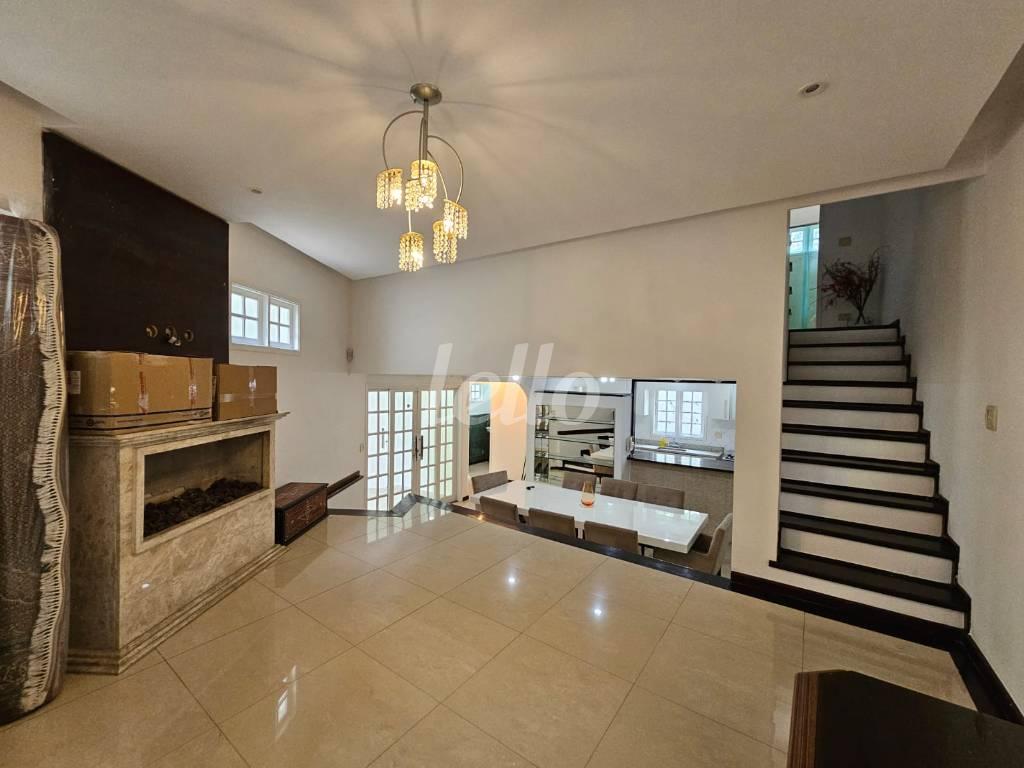 SALA de Casa para alugar, sobrado com 272 m², 3 quartos e 3 vagas em Vila Formosa - São Paulo