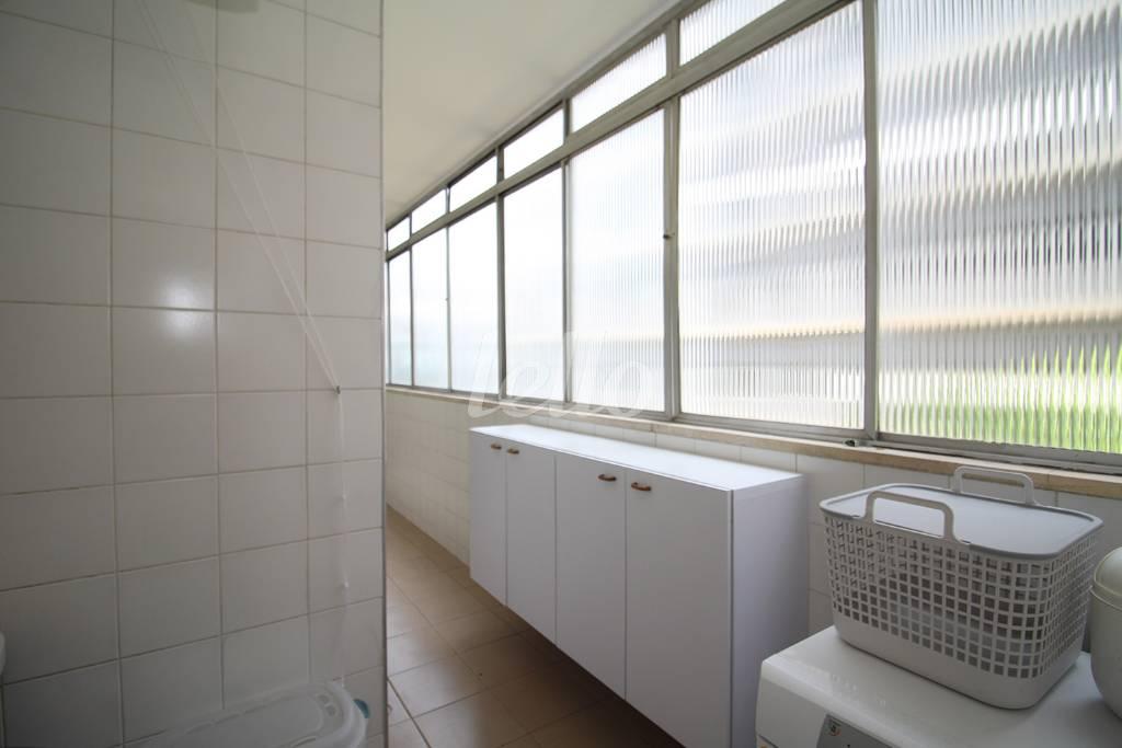 ÁREA DE SERVIÇO de Apartamento para alugar, Padrão com 143 m², 2 quartos e 1 vaga em Bela Vista - São Paulo