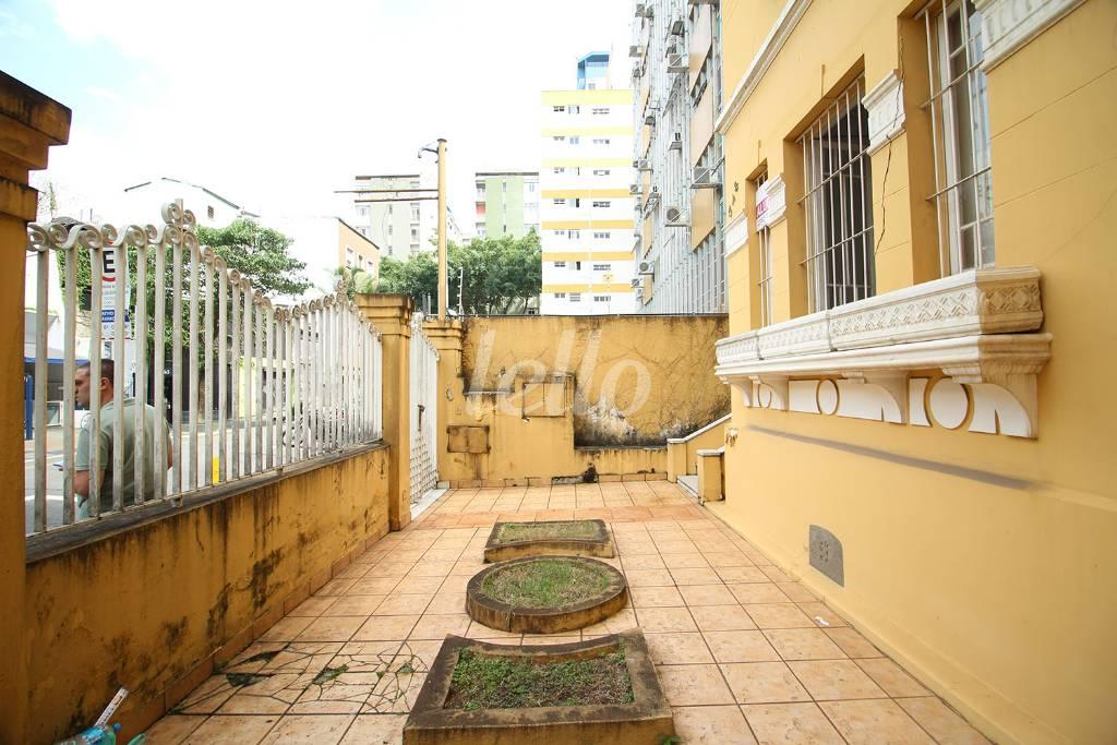 ENTRADA de Casa para alugar, sobrado com 800 m², e em Consolação - São Paulo