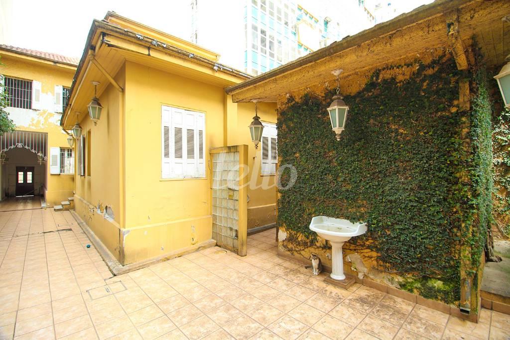 ÁREA EXTERNA de Casa para alugar, sobrado com 800 m², e em Consolação - São Paulo
