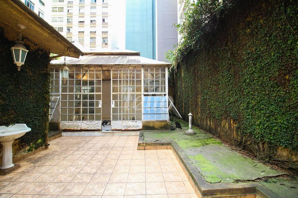 ÁREA EXTERNA de Casa para alugar, sobrado com 800 m², e em Consolação - São Paulo