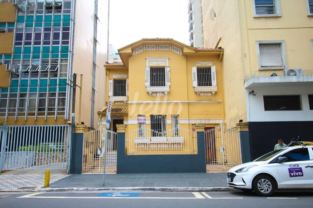 FACHADA de Casa para alugar, sobrado com 800 m², e em Consolação - São Paulo