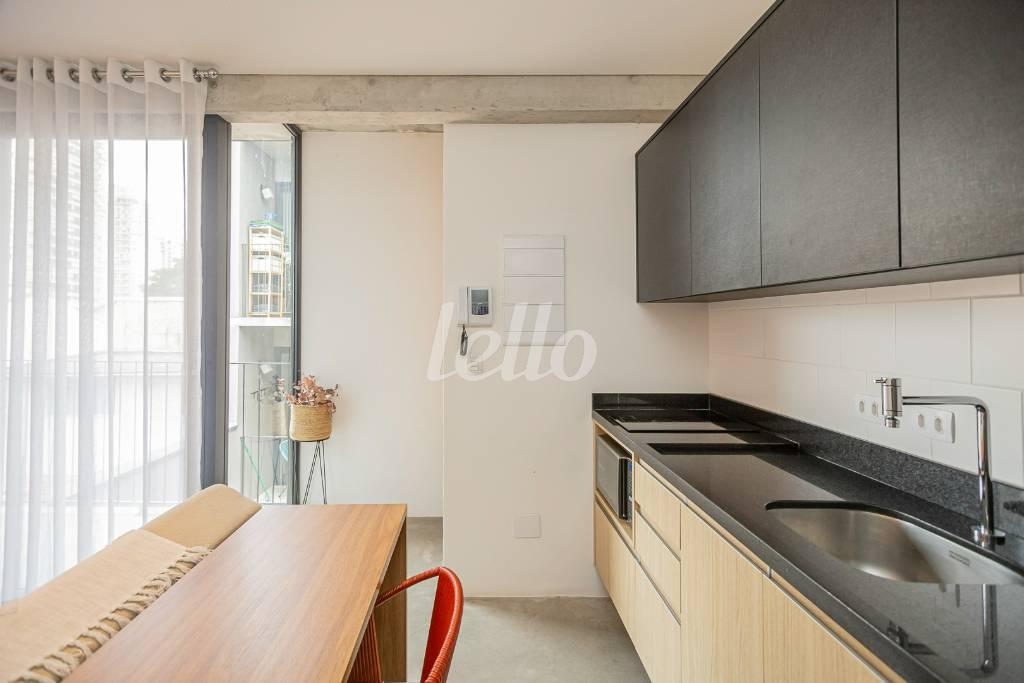 COZINHA de Apartamento para alugar, Padrão com 38 m², 1 quarto e em Brooklin Paulista - São Paulo