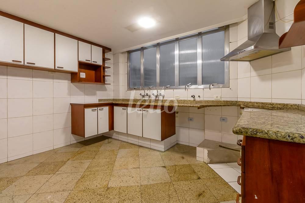 COZINHA de Apartamento à venda, Padrão com 125 m², 3 quartos e 1 vaga em Pinheiros - São Paulo