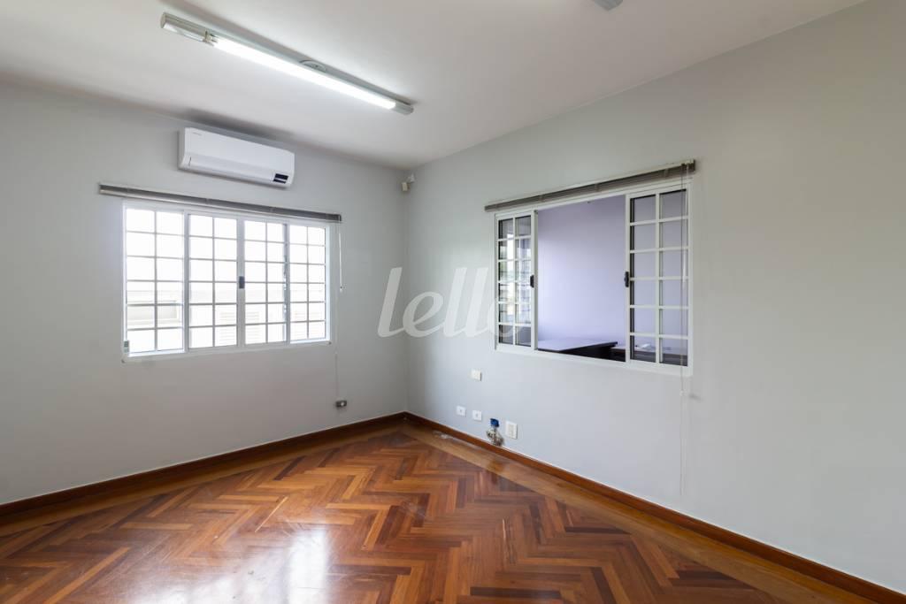 SALA 9 de Casa para alugar, sobrado com 601 m², e em Pacaembu - São Paulo