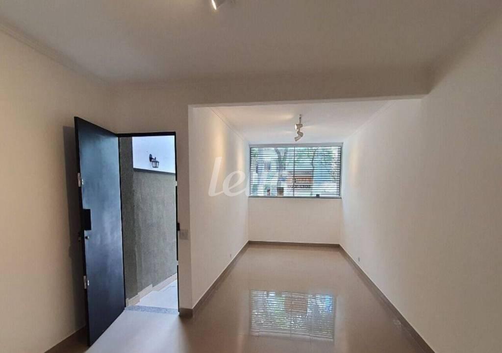 SALA de Casa para alugar, sobrado com 138 m², 3 quartos e 1 vaga em Campo Belo - São Paulo