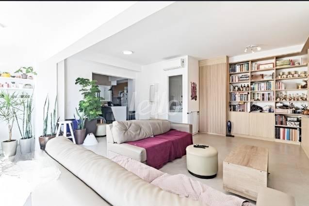 LIVING de Apartamento à venda, Padrão com 105 m², 3 quartos e 2 vagas em Vila Mariana - São Paulo