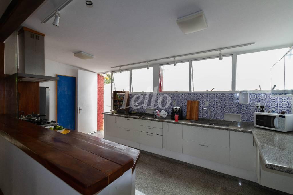 COZINHA de Casa para alugar, sobrado com 400 m², 2 quartos e 11 vagas em Lapa - São Paulo