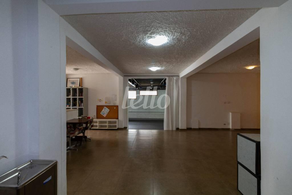 HALL SALA DE BALET de Casa para alugar, sobrado com 400 m², 2 quartos e 11 vagas em Lapa - São Paulo
