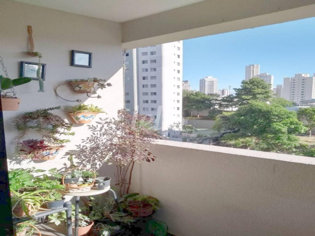 VARANDA de Apartamento à venda, Padrão com 72 m², 3 quartos e 1 vaga em Vila Firmiano Pinto - São Paulo