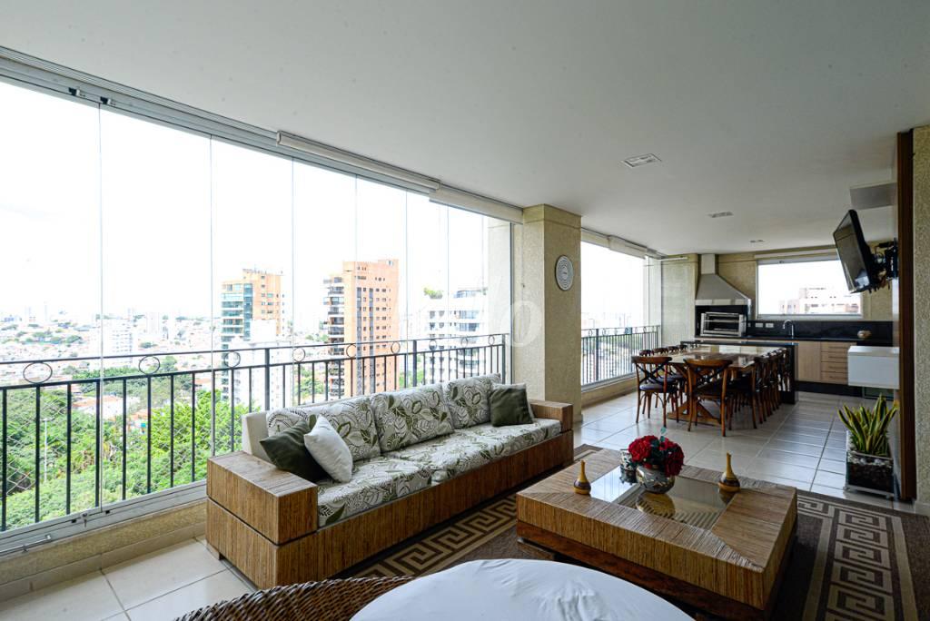 VARANDA GOURMET de Apartamento à venda, Padrão com 250 m², 4 quartos e 4 vagas em Parque da Mooca - São Paulo