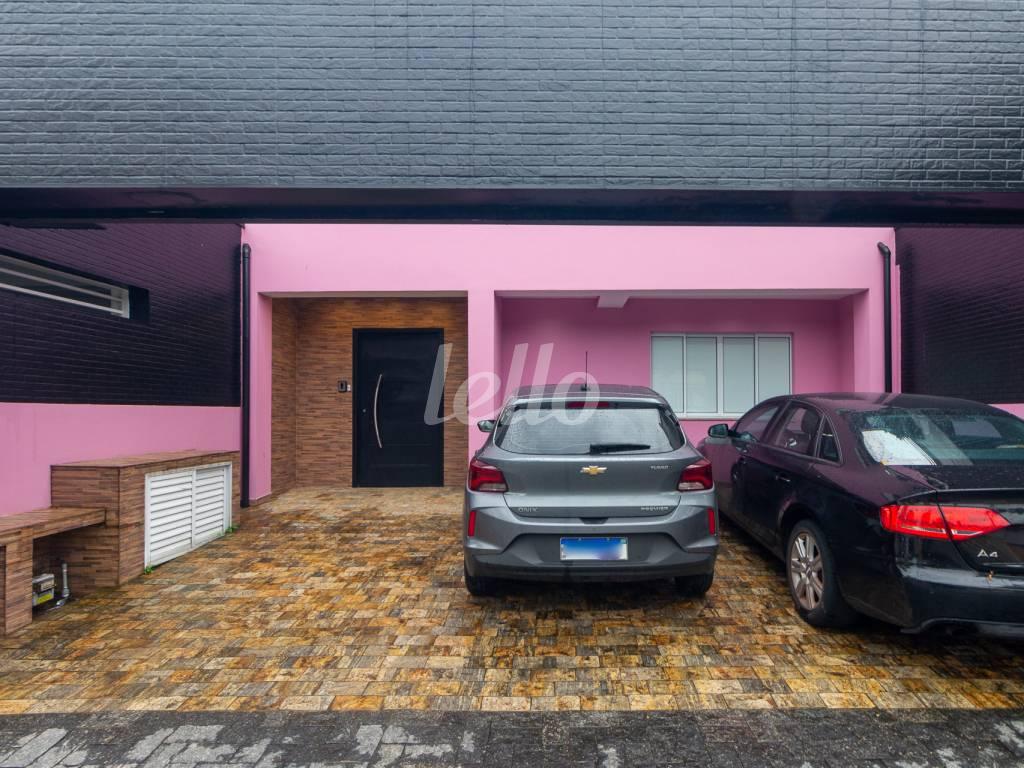 FACHADA de Casa à venda, sobrado com 198 m², e 3 vagas em Jardim da Glória - São Paulo