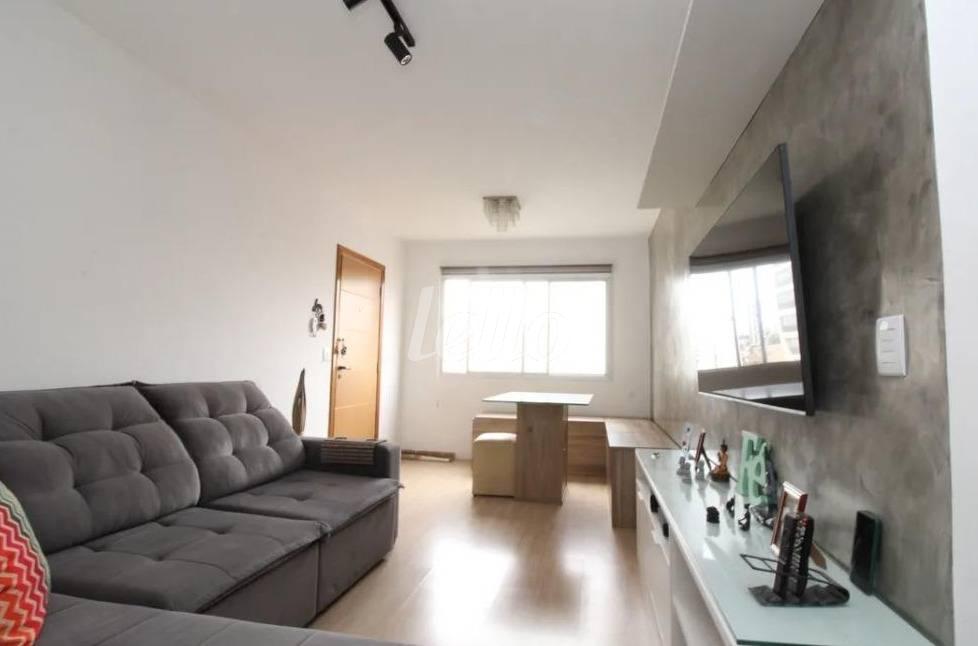 SALA DOIS AMBIENTES de Apartamento à venda, Padrão com 60 m², 2 quartos e 1 vaga em Chora Menino - São Paulo