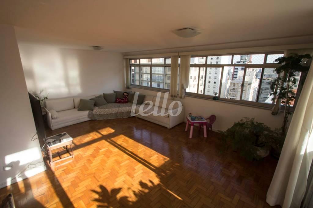 SALA de Apartamento à venda, Padrão com 166 m², 3 quartos e 2 vagas em Jardim Paulista - São Paulo