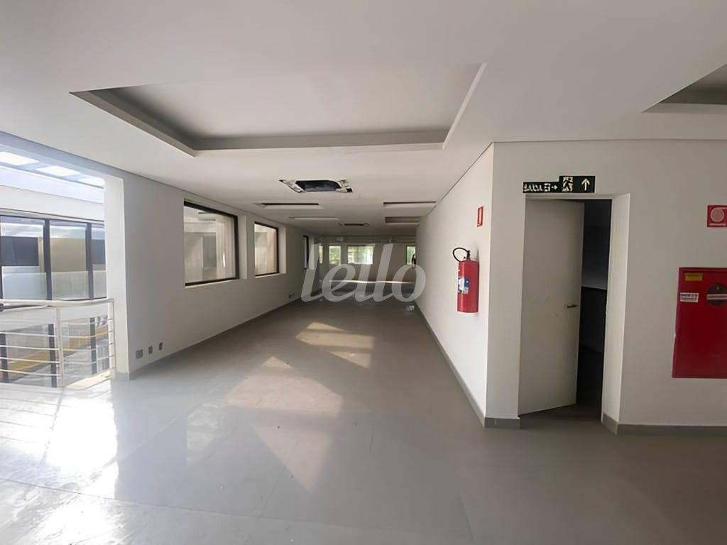 SALA de Prédio Comercial para alugar, Monousuário com 1719 m², e 16 vagas em Jardim Caravelas - São Paulo