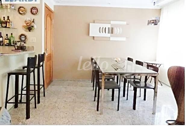 LIVING de Apartamento à venda, Padrão com 70 m², 2 quartos e em Indianópolis - São Paulo