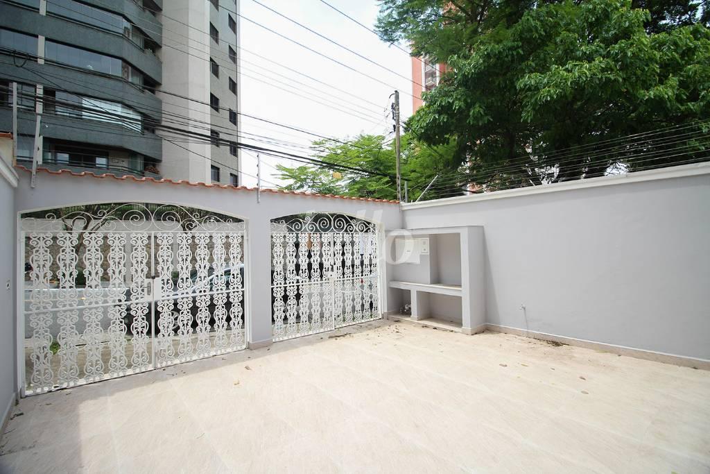 GARAGEM de Casa para alugar, sobrado com 200 m², 3 quartos e 2 vagas em Chácara Inglesa - São Paulo