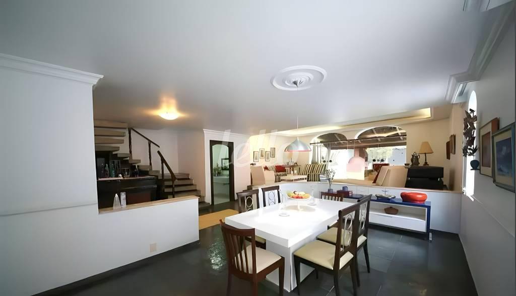 SALA 2 AMBIENTES de Casa para alugar, assobradada com 365 m², 3 quartos e 4 vagas em Jardim dos Estados - São Paulo