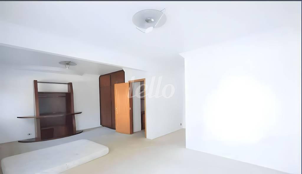 SUITE 2 de Casa para alugar, assobradada com 440 m², 3 quartos e 3 vagas em Jardim dos Estados - São Paulo