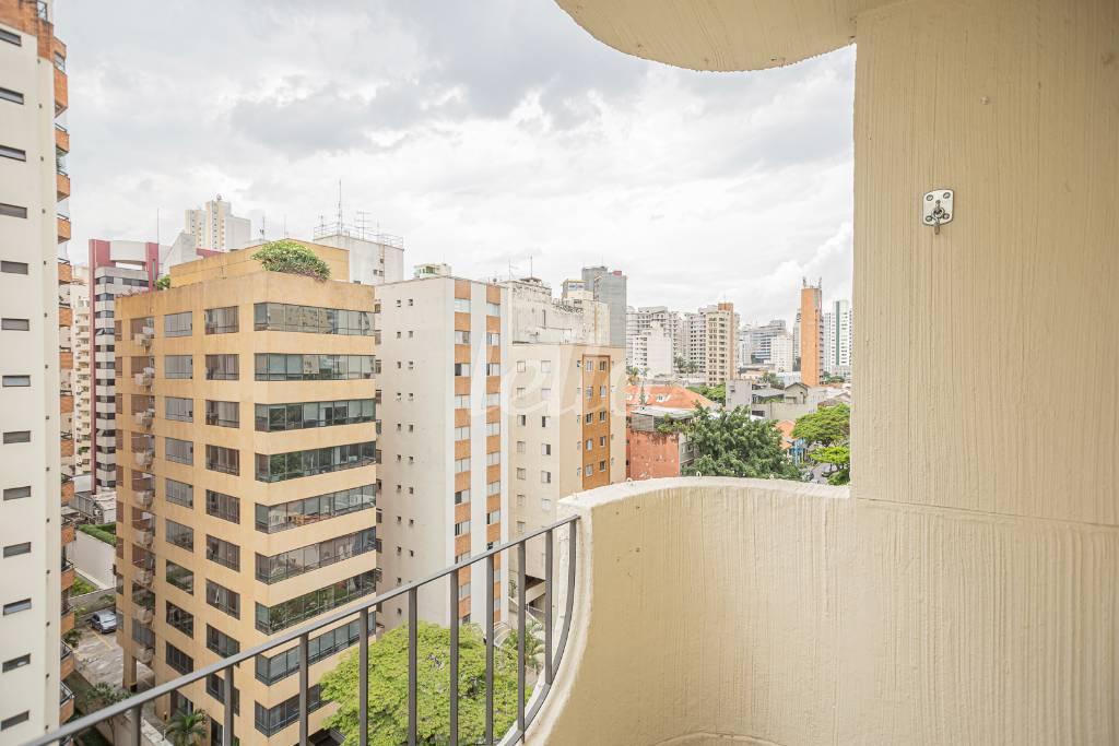 VISTA VARANDA de Apartamento à venda, Padrão com 75 m², 3 quartos e 1 vaga em Pinheiros - São Paulo