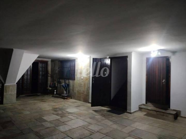 GARAGEM de Casa à venda, sobrado com 426 m², 4 quartos e 6 vagas em Boaçava - São Paulo