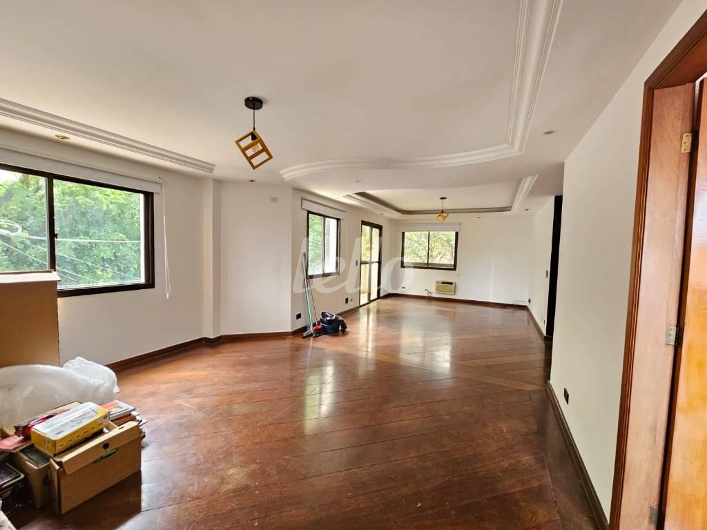 SALA de Apartamento à venda, Padrão com 140 m², 4 quartos e 2 vagas em Vila Gomes Cardim - São Paulo