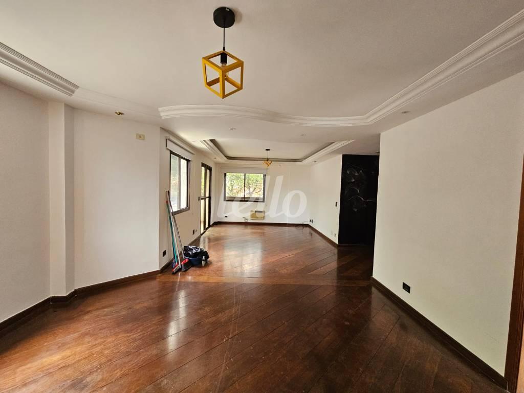 SALA de Apartamento à venda, Padrão com 140 m², 4 quartos e 2 vagas em Vila Gomes Cardim - São Paulo