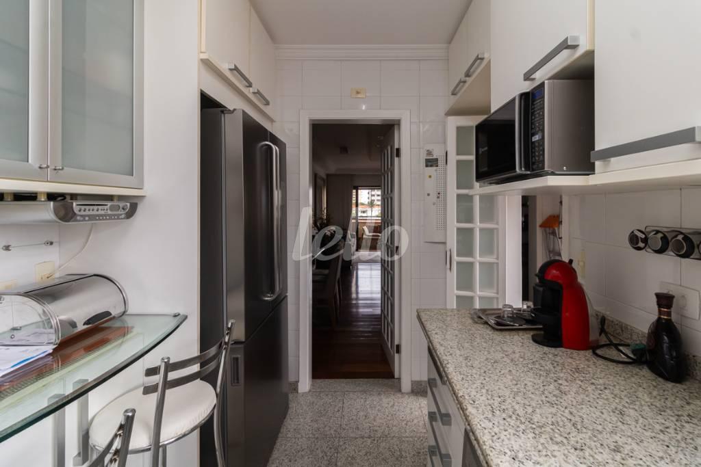 32 COZINHA de Apartamento para alugar, Padrão com 110 m², 3 quartos e 2 vagas em Vila Formosa - São Paulo