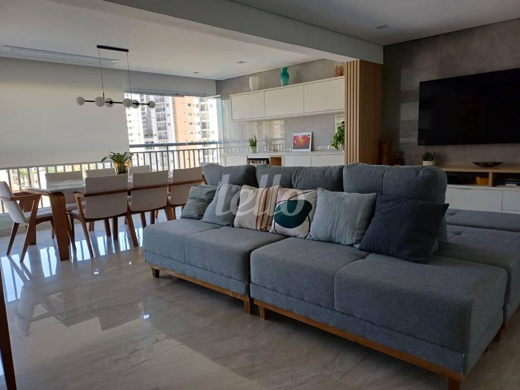 SALA de Apartamento à venda, Padrão com 117 m², 2 quartos e 2 vagas em Quarta Parada - São Paulo