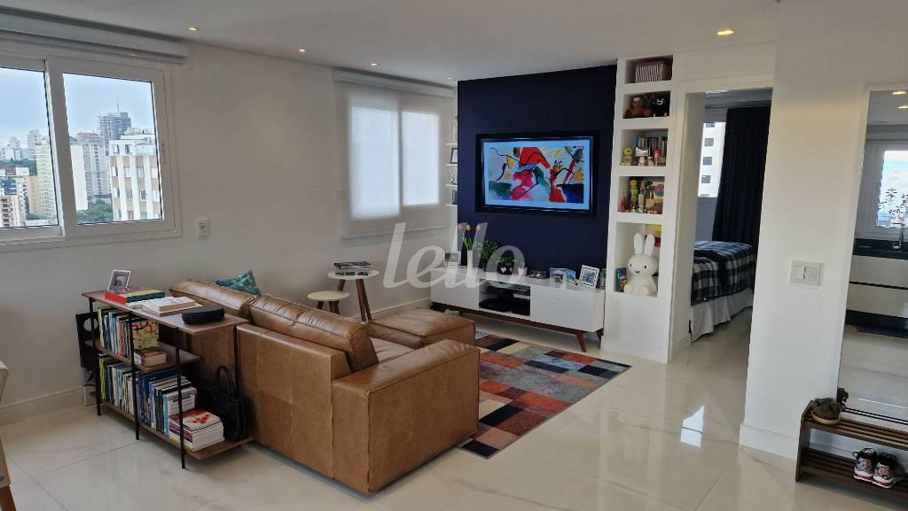 SALA de Apartamento à venda, Padrão com 60 m², 1 quarto e 1 vaga em Pinheiros - São Paulo